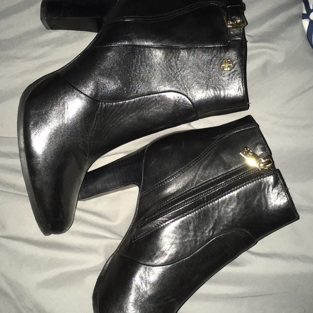 Tory Burch booties!!